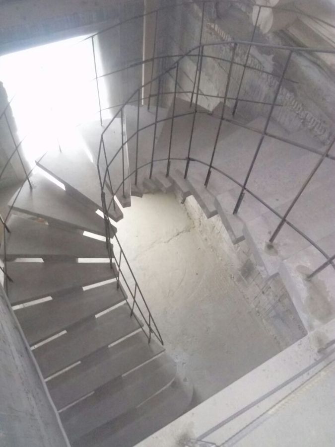 Бетонные лестницы на косоуре