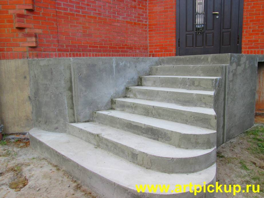 Уличные бетонные лестницы