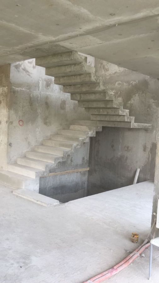 П и Г образные бетонные лестницы