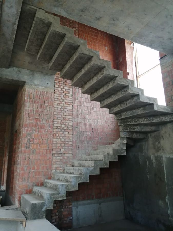 П и Г образные бетонные лестницы