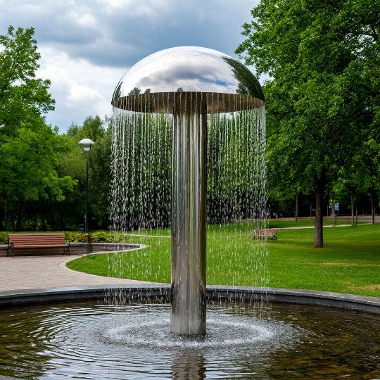 Фонтан, дизайнерская скульптура, для торгового центра, металлические полигональные скульптуры, изделия из нержавеющей стали на заказ. полированной нержавеющей стали. Парковая фигура, городская скульптура