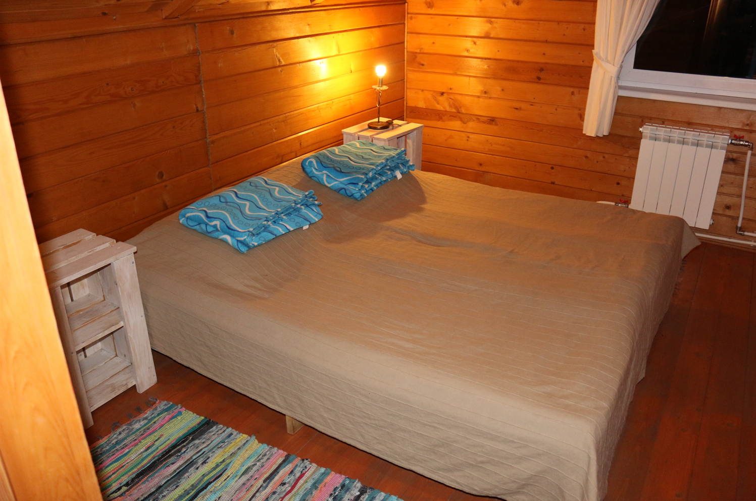 двухспальная кровать