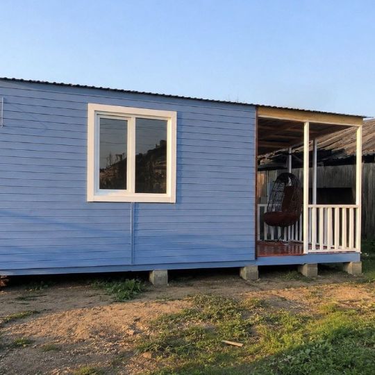     Бытовка с крыльцом в Иркутске