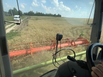 Техника в полях