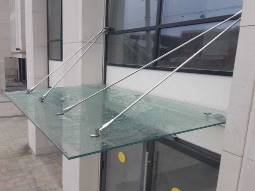 Стеклянные козырьки