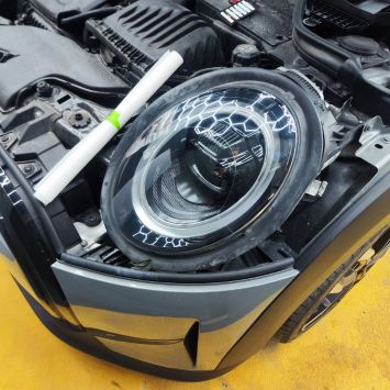 Защита оптики в современных реалиях не роскошь, а необходимая защита. Как для вашего комфорта при движении в темное время, так и для сохранения дорогостоящего узла автомобиля!