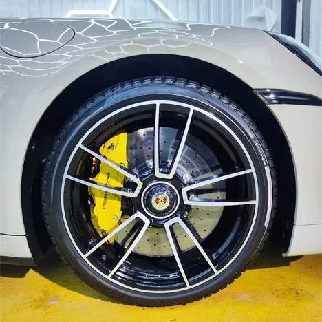 Внешний вид колес и дисков 80% общего вида автомобиля! Чистые колеса всегда дополняют образ. А очищенные и защищенные керамическим составом легче очищаются, дольше остаются чистыми и преумножают эстетическое удовольствие