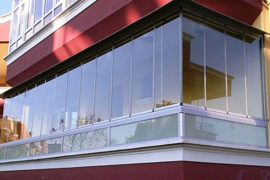 Безрамное остекление лоджии