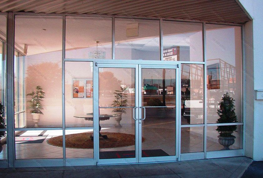 Входные двери из стекла