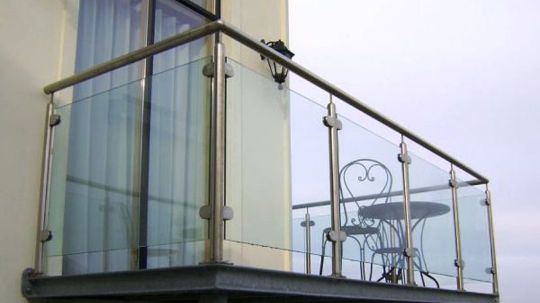 Ограждения со стеклом из нержавеющей стали