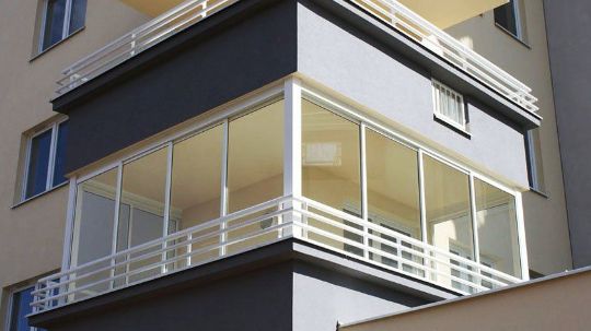 Остеклённый балкон