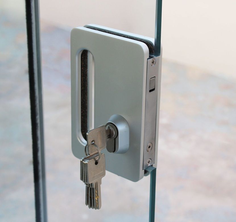 Дверной замок для стеклянной двери