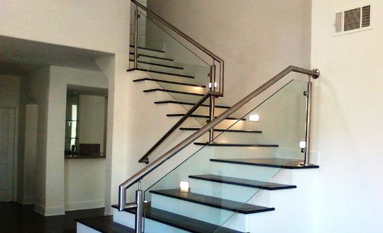 Стеклянные ограждения для лестницы