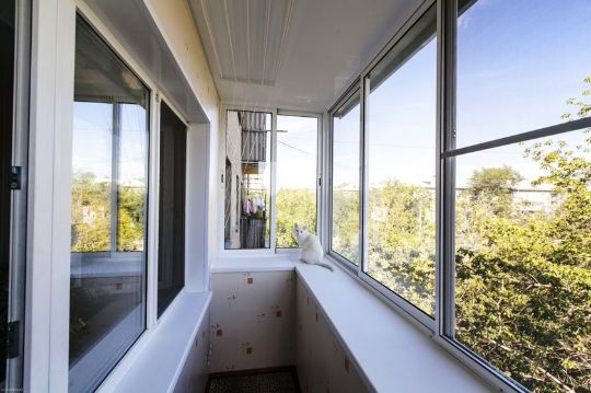 Безрамное остекление лоджии