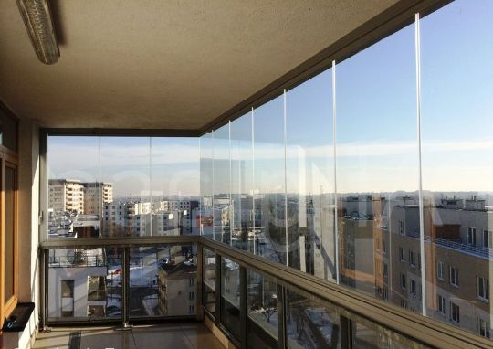 Безрамное остекление лоджии