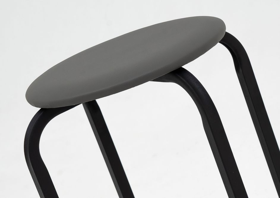 серый силач