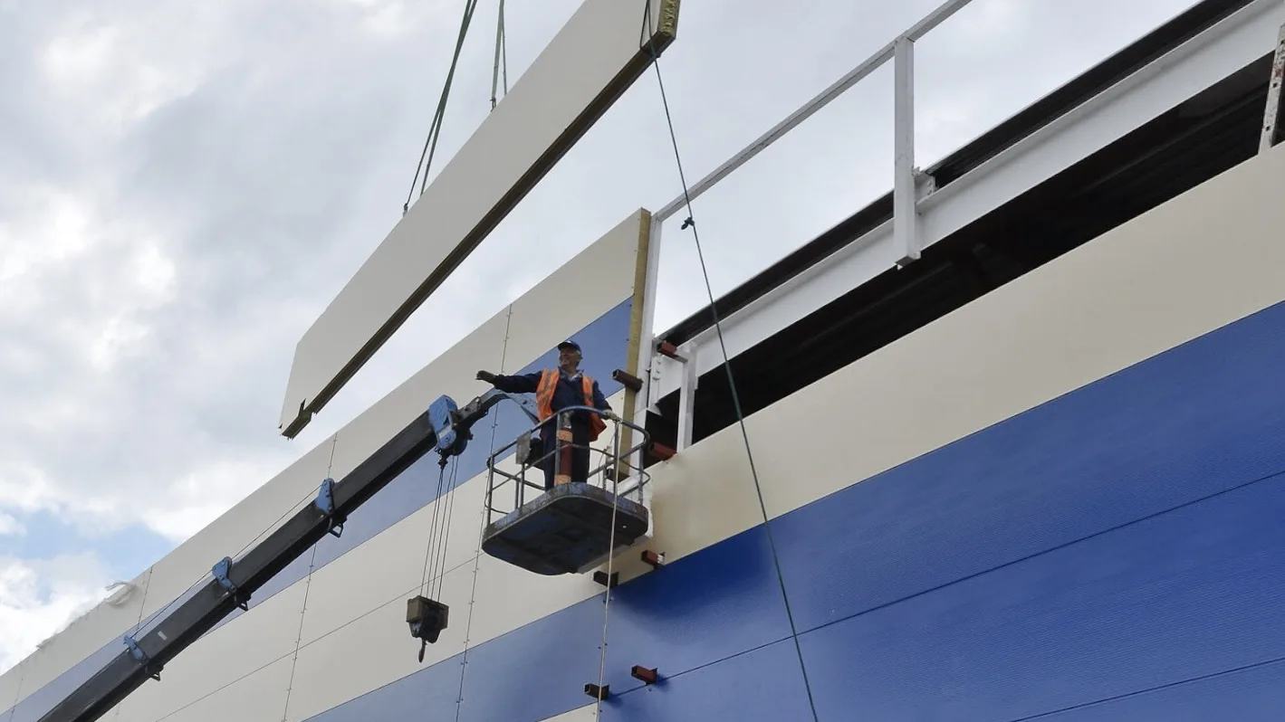 Монтаж сэндвич-панелей. Сборка металлоконструкций. Строительство ангаров. ООО СК ПАМИРА