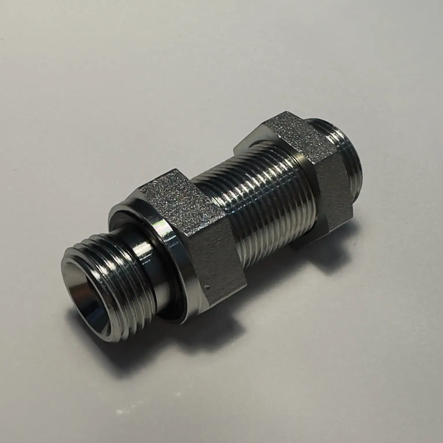 Штуцера переборочные