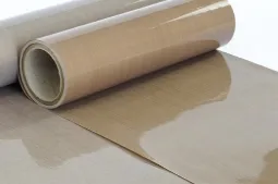 Тефлон (политетрафторэтилен, ПТФЭ) — материал, который используется в различных областях промышленности и техники. Некоторые свойства ПТФЭ: Термостойкость — способен выдерживать температуры до 260°C без изменения свойств. Химическая стойкость — устойчив к большинству химических реагентов, включая кислоты, щелочи и растворители. Низкий коэффициент трения — что позволяет уменьшить износ и увеличить эффективность машин и механизмов. Устойчивость к ультрафиолетовому излучению — не разлагается под воздействием ультрафиолетовых лучей.