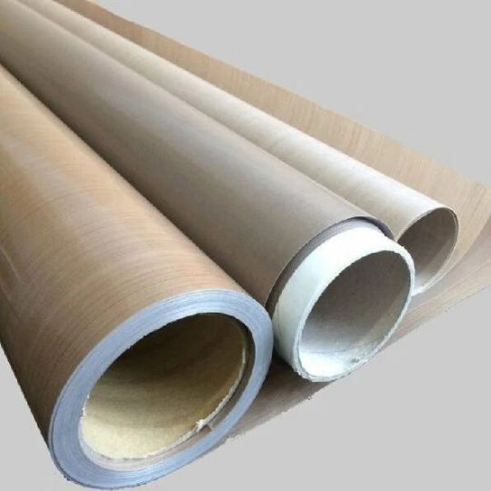 Тефлон (политетрафторэтилен, ПТФЭ) — материал, который используется в различных областях промышленности и техники. Некоторые свойства ПТФЭ: Термостойкость — способен выдерживать температуры до 260°C без изменения свойств. Химическая стойкость — устойчив к большинству химических реагентов, включая кислоты, щелочи и растворители. Низкий коэффициент трения — что позволяет уменьшить износ и увеличить эффективность машин и механизмов. Устойчивость к ультрафиолетовому излучению — не разлагается под воздействием ультрафиолетовых лучей.