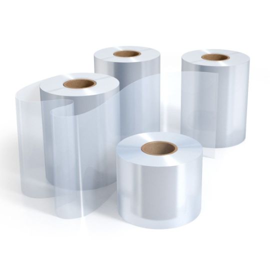 Термоформовочные плёнки (термоформуемые) Средне и высокобарьерные плёнки со слоем из сополимера этилена с виниловым спиртом. Используются в качестве нижних плёнок для термоформования при производстве объёмной термоформовочной упаковки под вакуум или модифицированную газовую среду на рулонных FFS линиях типа: Multivac, Vebomatic. FFS – автоматическая линия фасовки, оснащенная упаковочным оборудованием полного цикла: формовка (или термоформовка), фасовка, запайка. Плёнки для термоформера (термоформовочной машины) AquaForm НВ и MB производятся по уникальной для России Aqua технологии и применяются для изготовления термоформовочной упаковки охлажденного мяса, мясной продукции, сыра; плёнки Aquaform MB PR – для термоформовочной упаковки рыбы, рыбного филе, стейков. Глубина формовки до 130 мм. Термоформовочные плёнки (термоформуемые) пользуются особой популярностью благодаря своим противокислородным барьерным свойствам, высокой прозрачности (Haze ≤ 5%) и максимальной защите. Кроме мясных изделий, термоформовочные плёнки можно использовать для упаковки продуктов большой длины или неправильной формы, например, хлебобулочных изделий, овощей, творога.