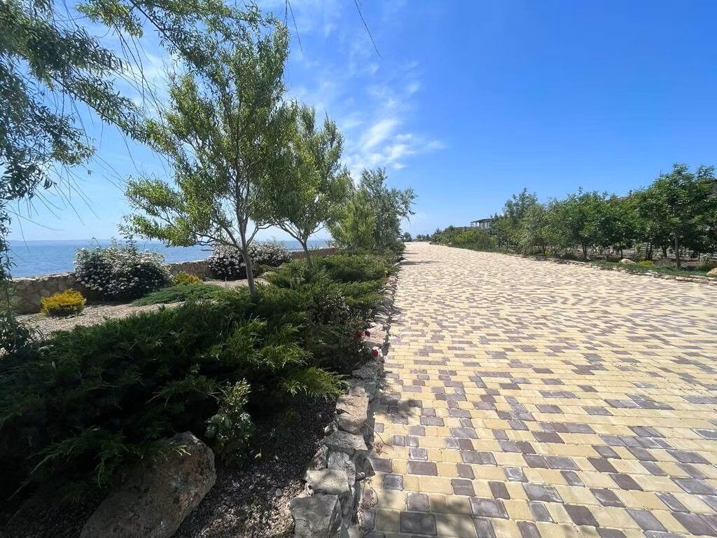 Собственный пляж и набережная