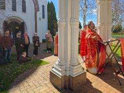 Получение официальной регистрации Русской Православной Церкви в Конго, планы по открытию новых приходов в Африке, информационные фейки о вербовке африканцев, а также перевод богослужебных книг на редкие языки континента с помощью искусственного интеллекта — про эти и другие аспекты рассказал в интервью ТАСС Патриарший экзарх Африки митрополит Каирский и Северо-Африканский Константин. С архиереем беседовал Михаил Климовский.