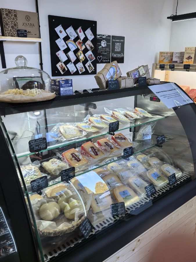 Большой выбор сыров