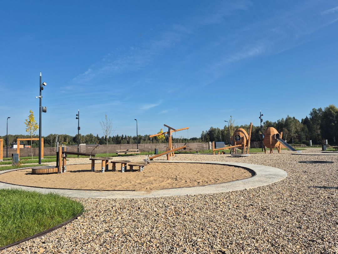 Детские площадки в Максимово парк