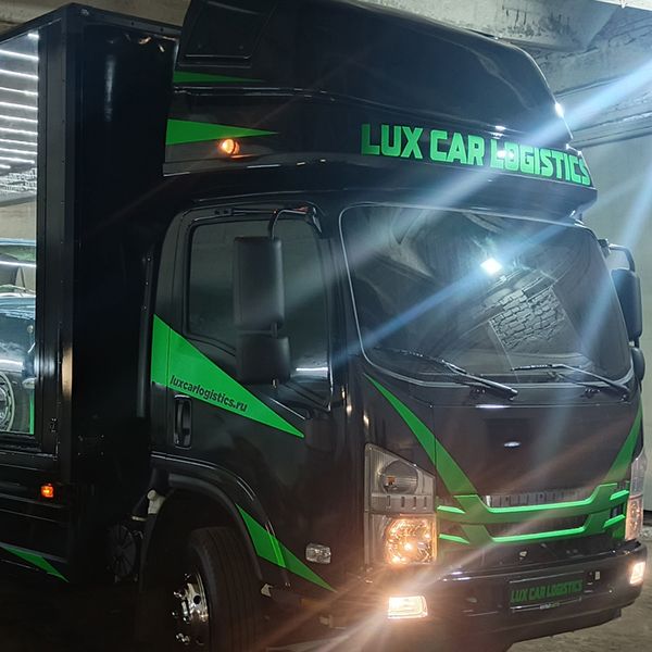 Красивая вариация оклейки эвакуатора