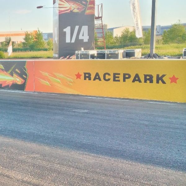 Подготовка аэродрома к гонкам