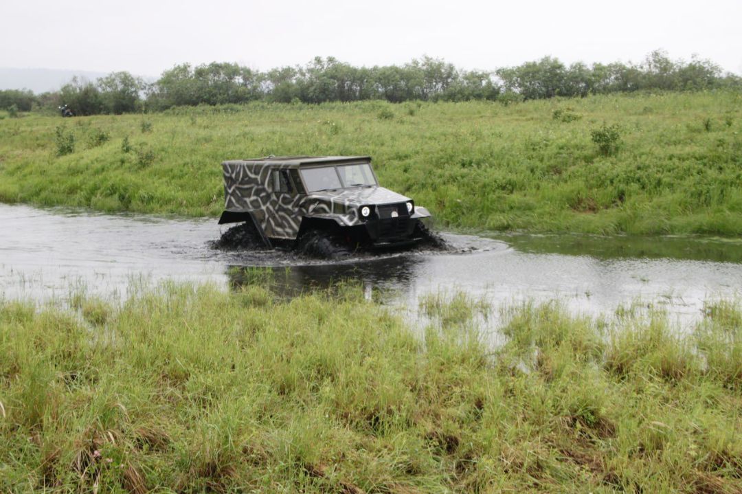 Вездеход Шторм преодоление водных препятствий на болоте на шинах низкого давления