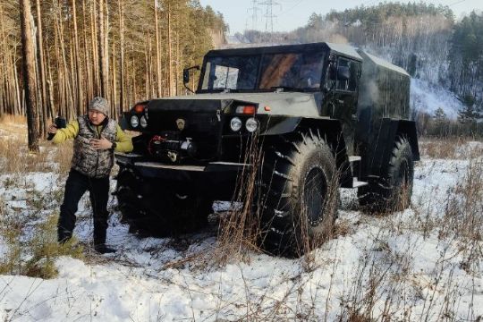 Снегоболотоход на переломной раме Каракат на шинах низкого давления
