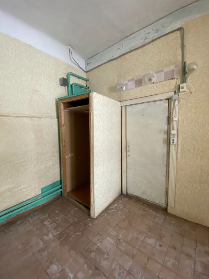 Желтая комната