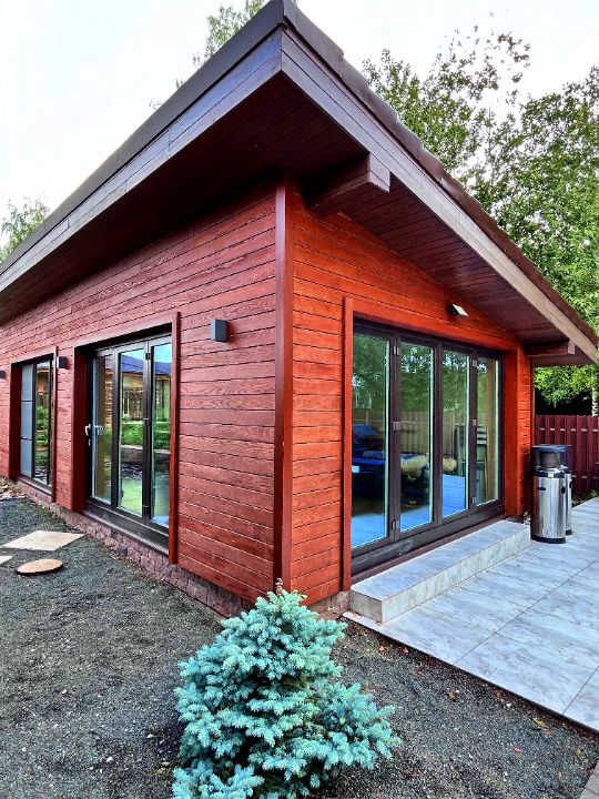 Летняя кухня из поротерм 380, планкен, натуральная черепица