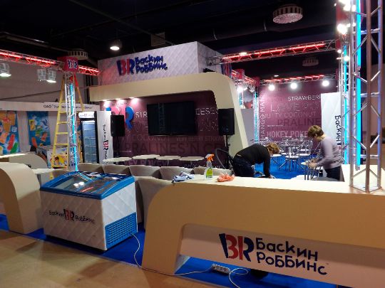Стенд "Баскин Роббинс"