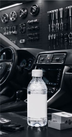 бутылка воды с лого