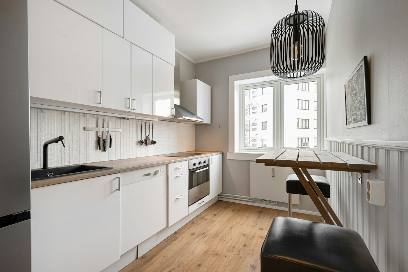 Кухня в однокомнатной квартире на Амирхана, 36 м²