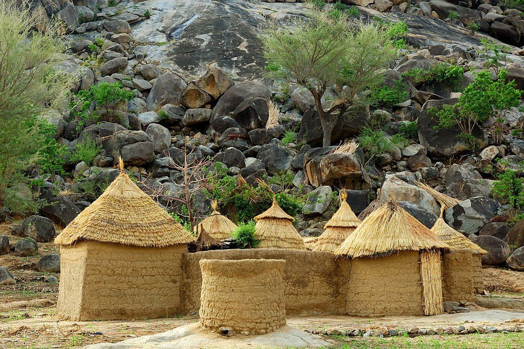 глиняные дома в камеруне