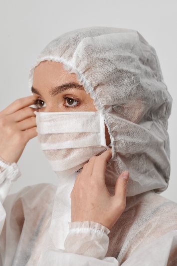 Капюшон на защитном костюме