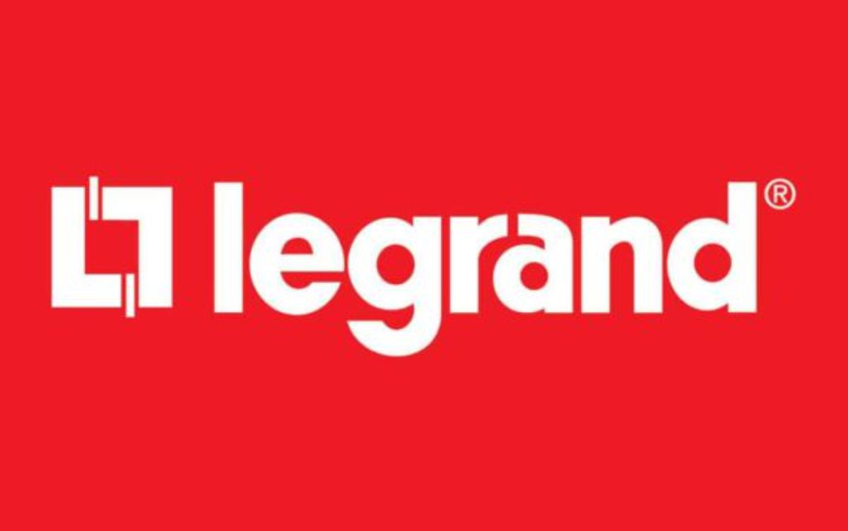 Розетки и выключатели Legrand