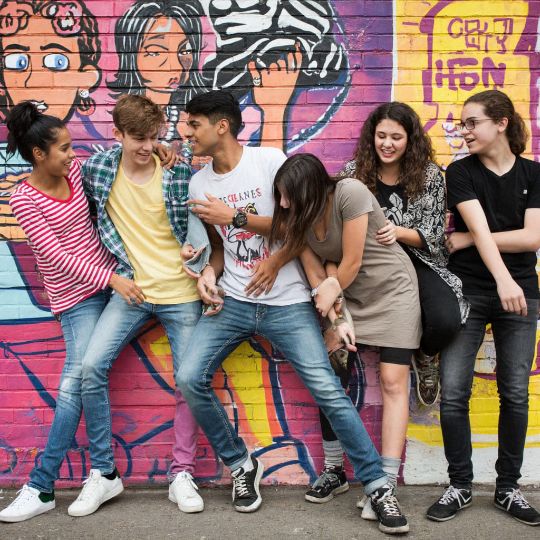 С какого возраста можно покупать презервативы? Всё, что нужно знать подросткам и их родителям