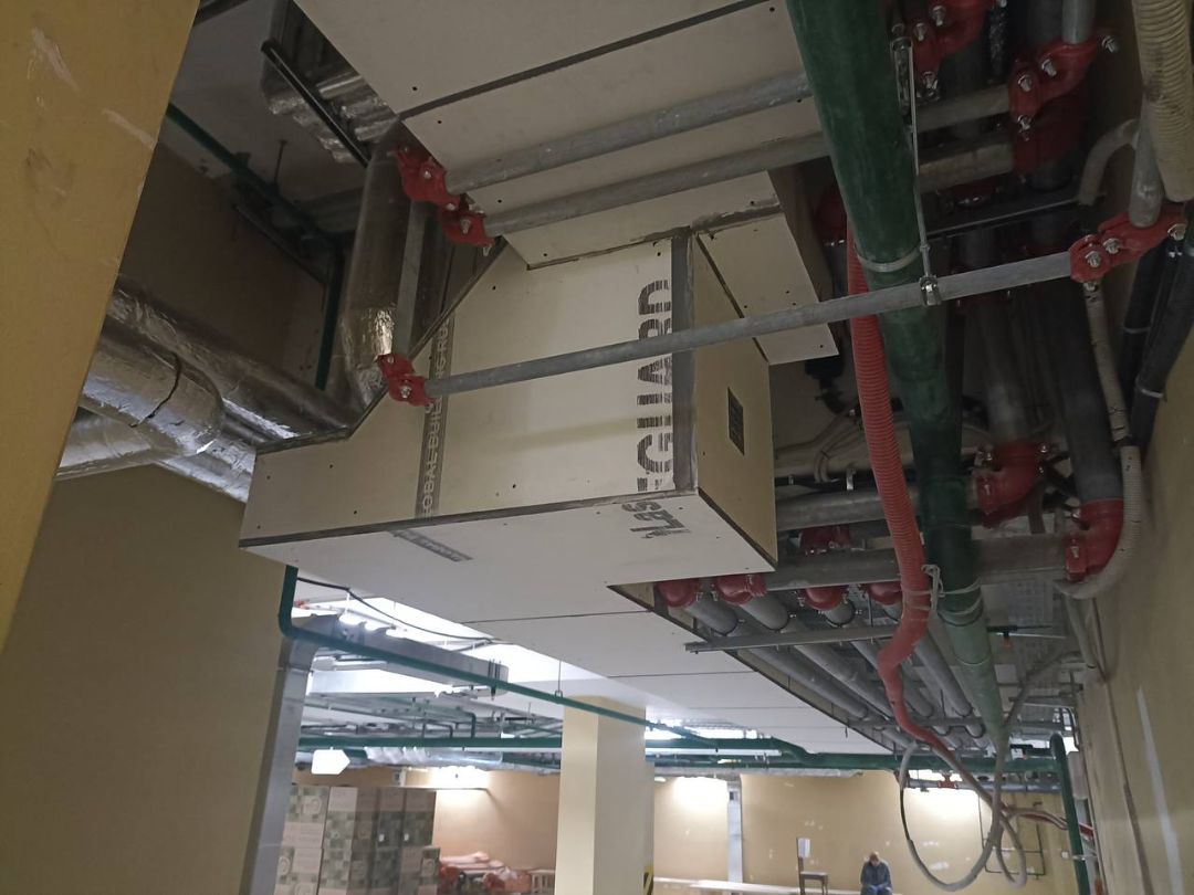 Площадь Белы Куна, дом 1