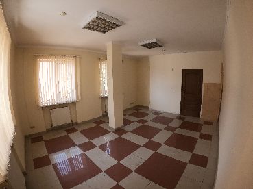 Сдаю помещения с ремонтом от 25 м2, с отоплением, ремонтом, охранной и пожарной сигнализацией. Есть парковка. Варианты использования - под офис организации, обучение детей и взрослых. Без предоставления юридического адреса, есть ночная охрана. Трамвайная остановка в 100м. Хорошая транспортная доступность без пробок, центр города.