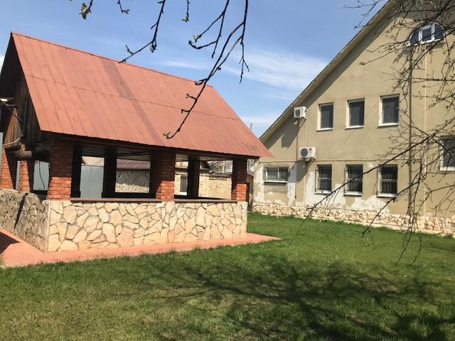 Беседка с барбекю - Коттедж 217 м2 озеро Сазанка Энгельс, продажа