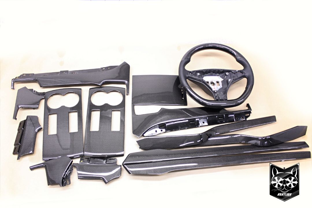 Tesla - Натуральный карбон