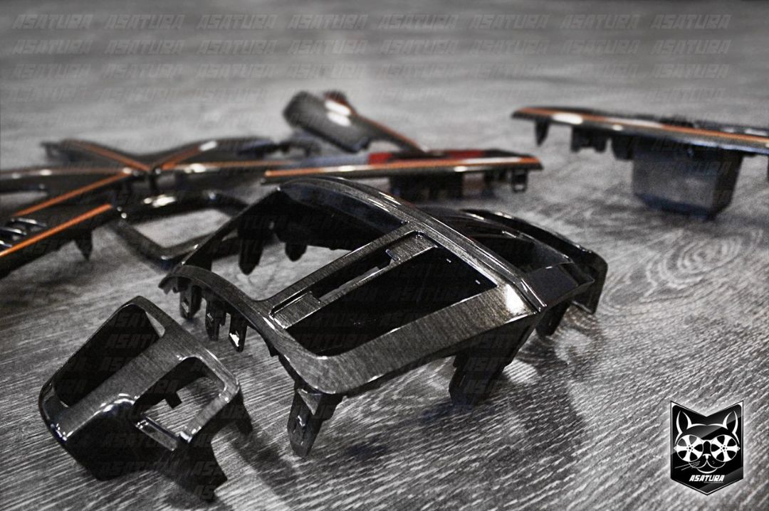 Land Cruiser 200 - Металл глянцевый с оранжевой окантовкой