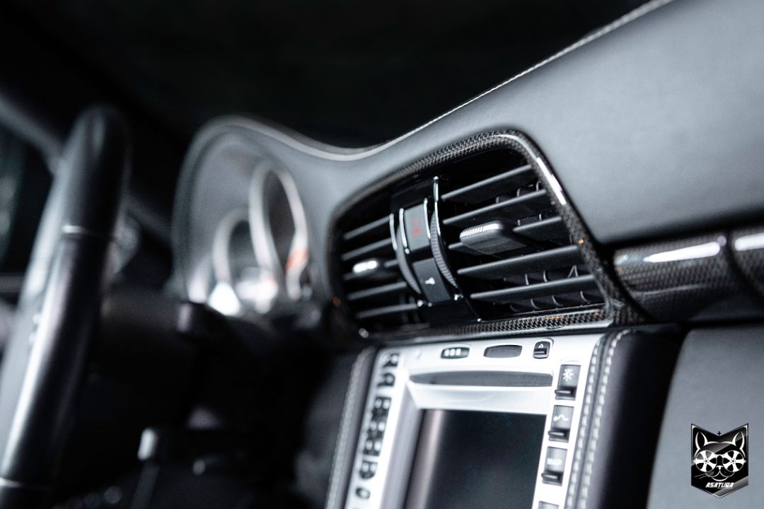 Porsche 911 - Салон в натуральный карбон