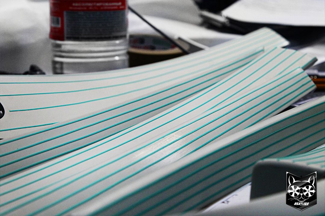 Mercedes-Benz W221 - Полоски