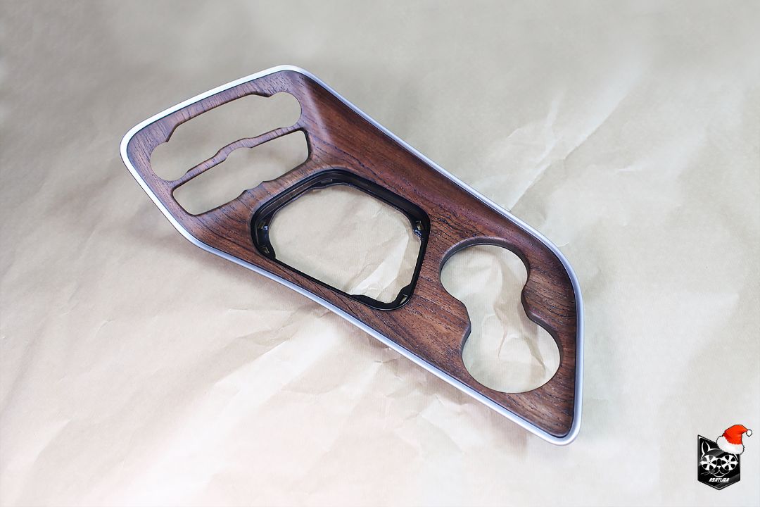 Dodge Challenger ретро дерево